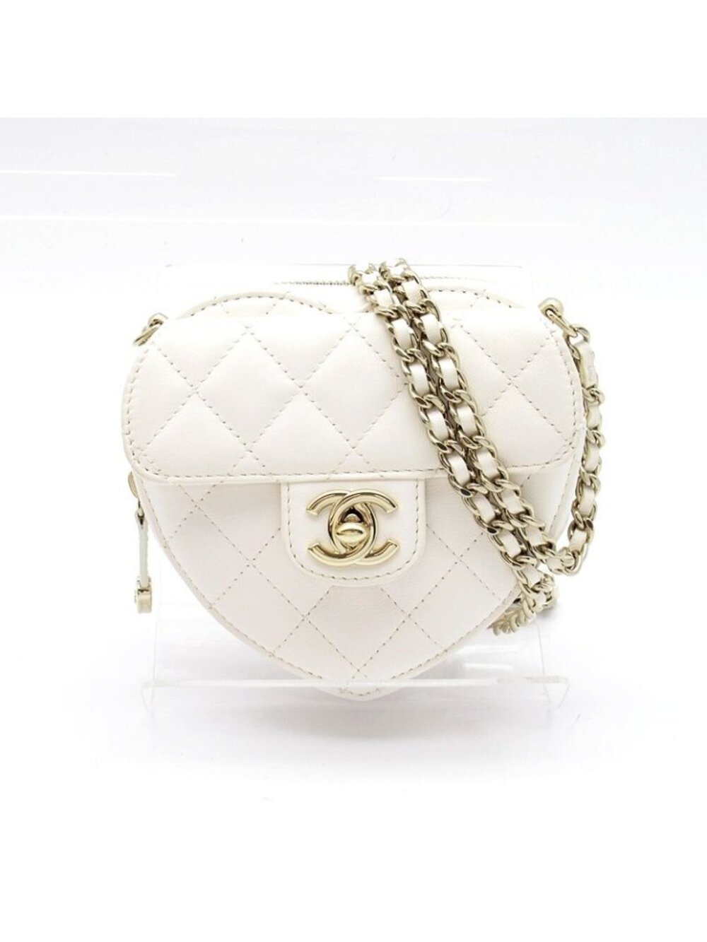 Chanel Quilted Heart Chain Clutch Lambskin Shoulder Bag White